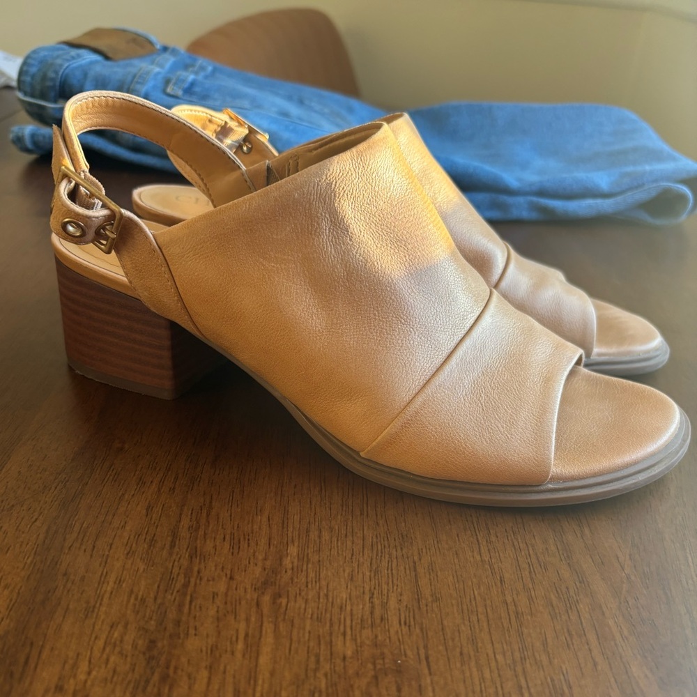 CHELSEA VIOLET Tan Leather Sling
-Backs